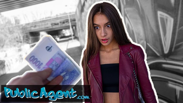 ซื้อหีวัยรุ่นฝรั่งหน้าเงิน xxx หนังโป๊ฝรั่งใหม่ Public Agent เสนอเงินแลกเย็ดหีสวยไร้ขน ทำตาโตพร้อมพาไปเย็ดในป่าลับตาคน ถอดกางเกงเลกกิ้งยืนแอ่นหีให้เด้า ควยโตเสียบหีมิดด้าม จับนั่งขย่มควยเย็ดมัน ชักควยปล่อยน้ำควยสดๆแตกใส่นม